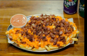 BATATA + CHEDDAR + BACON MÉDIA